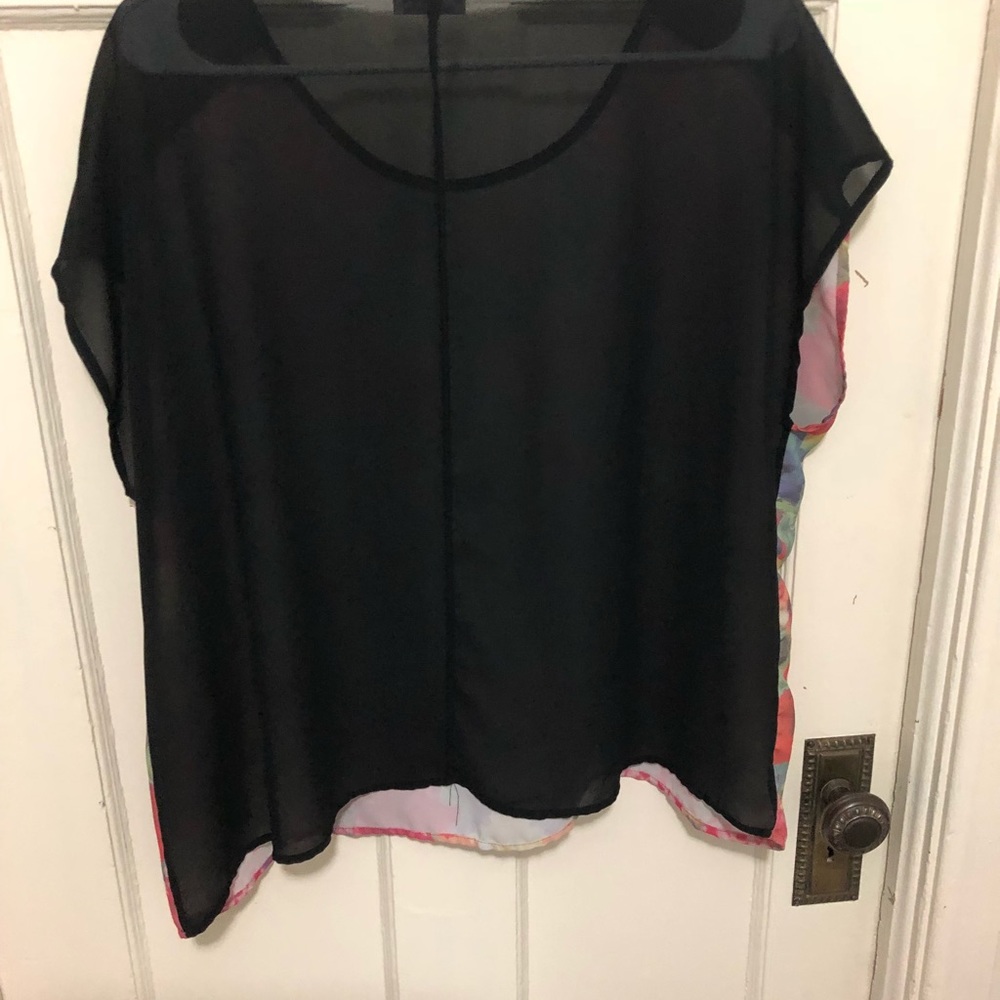 Floral top, sheer back - Picture 4 of 4